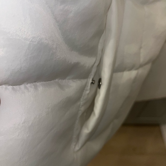 Nike Sportswear Classic Puffer oversized Therma-FIT LOOSE Vest White L MSRP $110 - Picture 5 of 9